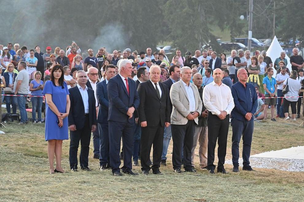  Румен Радев на Рожен, където на 111-метров стълб се издигна българското знаме 