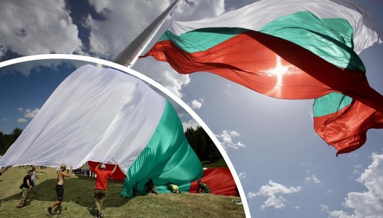 знаме Рожен - СЛУЧИ СЕ: Издигнаха знамето на Рожен (ВИДЕО и СНИМКИ)