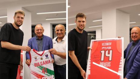 Александър Везенков