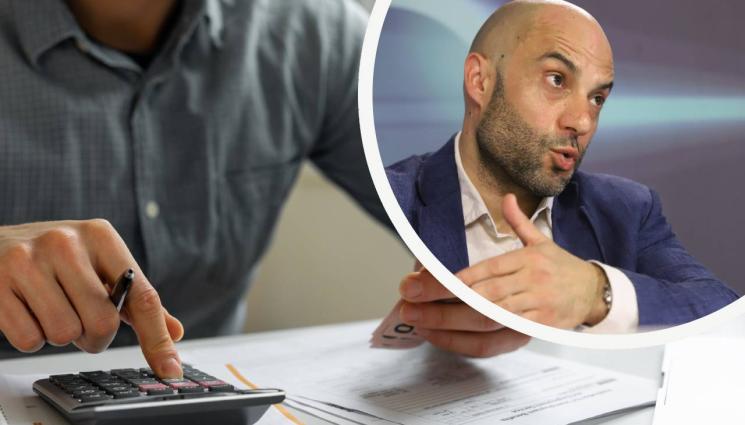 Стоил Алипиев - Председателят на КЗП Стоил Алипиев пред