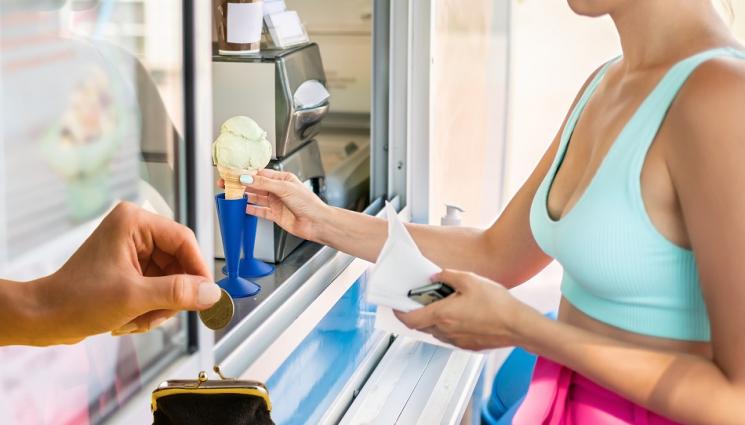 пари сладолед - Пускат сладолед с вкус на туршия!