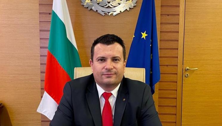 Мирослав Маринов заместник министър на земеделието - Агро Телеграф: Зам.-министърът на земеделието Мирослав Маринов: Търсим пасища за стадата на черните прасета