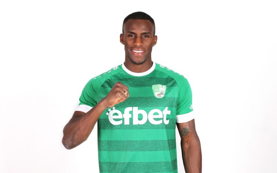 Берое официално подписа договор с Едвин Ласзо, който е поредното