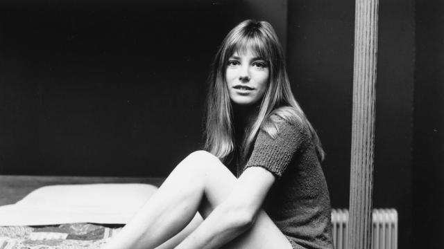 Крадци атакуват дома на починалата Джейн Бъркин в Париж