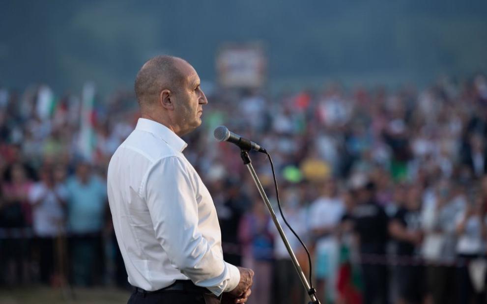 Темата за Украйна явно се експлоатира от управляващите като спасителен