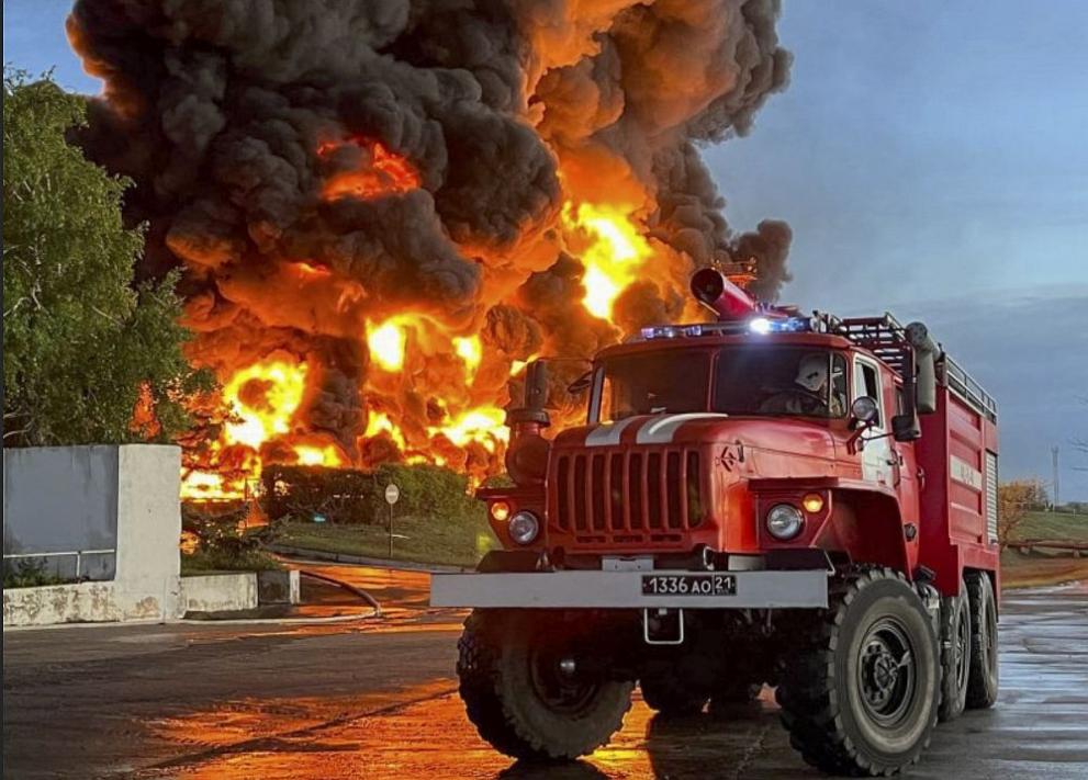 Пожар избухна във военна база на Крим. Заради него бе