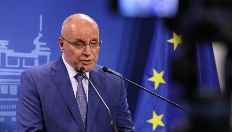 Димитър Радев - Димитър Радев остана шеф на БНБ