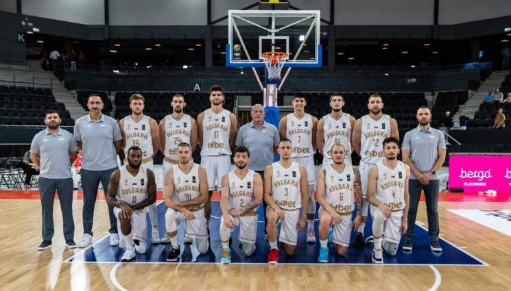 баскетбол - Двама български национали попаднаха в топ 10 при реализаторите в Истанбул
