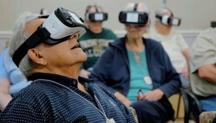 очила - ВТОРИ ШАНС: Възрастни хора отново могат да преживеят младостта