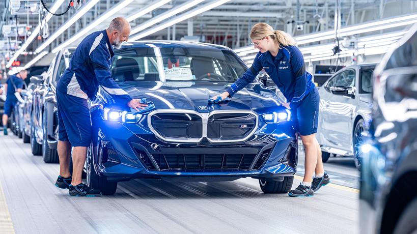 BMW Серия 5 завод поточна линия Динголфинг