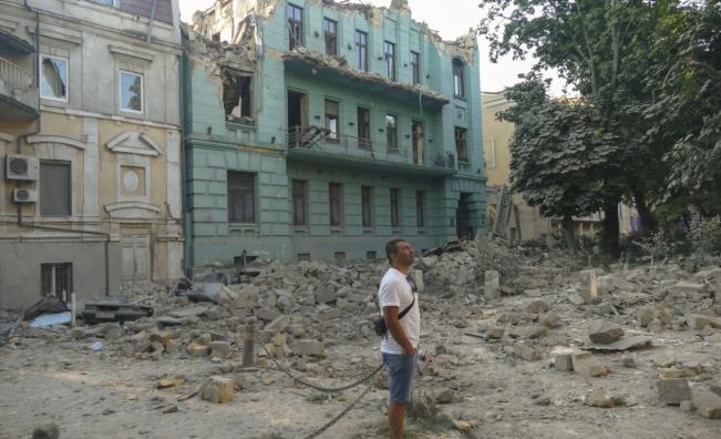 Среднощен ракетен удар в Одеса, отекнаха силни експлозии
