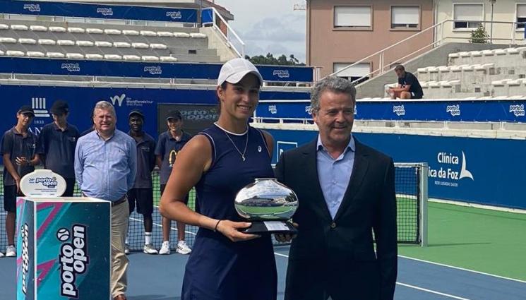 тенис - БРАВО! Шиникова триумфира с титлата в Порто