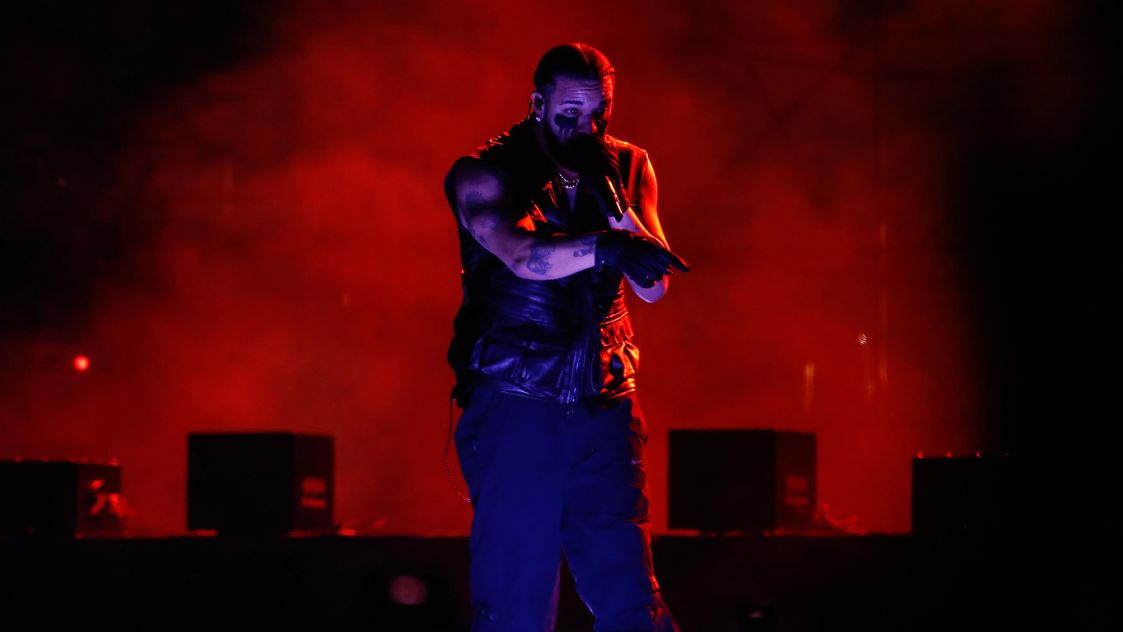 Drake обяви кога излиза новият му албум "For All The Dogs"