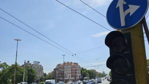 Светофарите на Орлов мост в София временно не работят Това