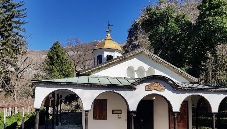 Черепишкият манастир - ЧУДЕСА И ВЯРА: Болни възкръсват в манастира на баба Илийца