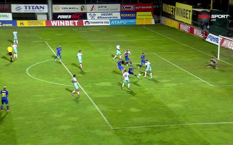 В 25-ата минута на мача между Крумовград и Черно море