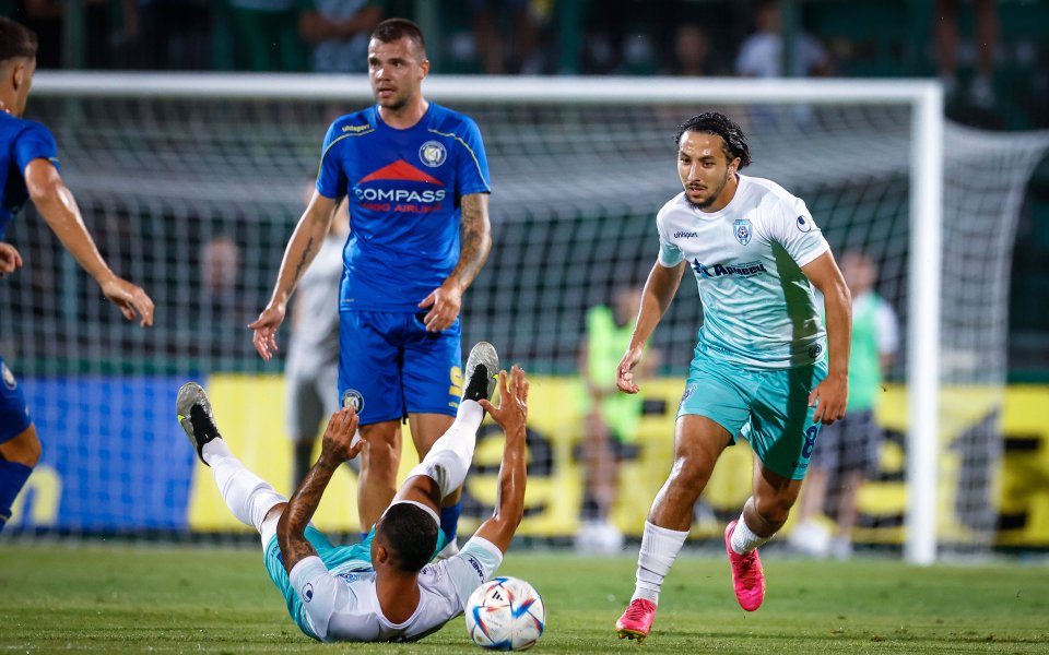 Отборите на Крумовград и Черно море играят при резултат 0:0 в откриващия