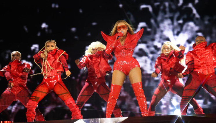 Бионсе - БГ бранд облича Бионсе за световното й турне