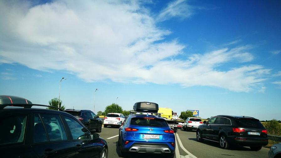 МВР предупреждава: Затруднения в движението по АМ „Тракия“ заради пътни инциденти