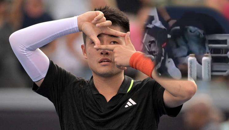 Ву Вашингтон колапс - ТОПЛИНЕН УДАР: Тенисист рухна на корта от жегата, изправи косите на очевидците (ВИДЕО)