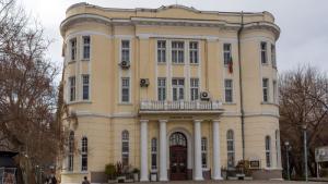 Районът около Военния клуб в центъра на Пловдив е отцепен