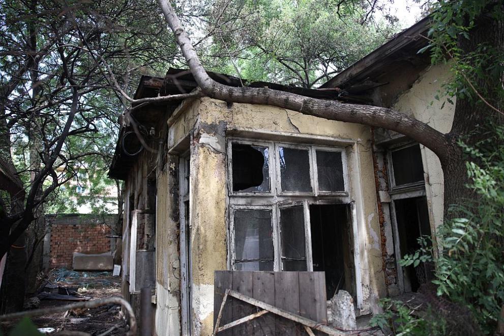 Пожар унищожи седем къщи в стралджанското село Александрово – две