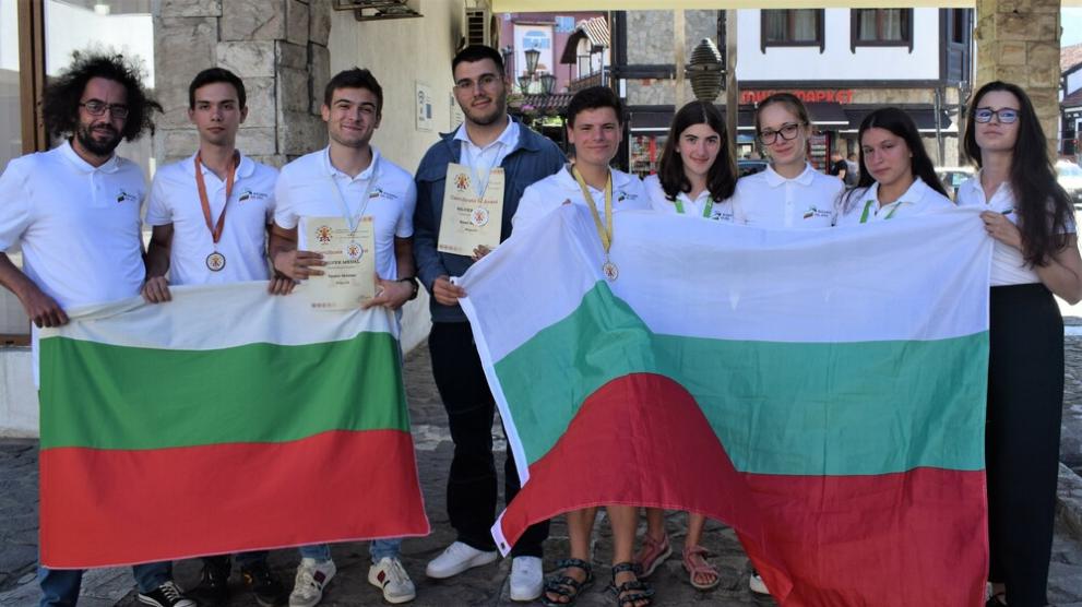 Отличените български ученици лингвисти