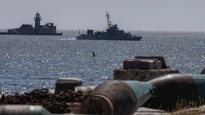 Украински безекипажни катериатакуваха рано тази сутрин руска военно морска база намираща