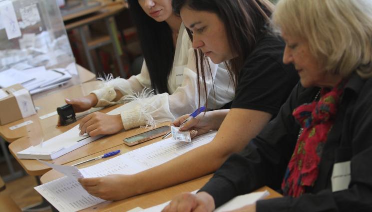 избиратели - ЗА МЕСТНИЯ ВОТ: 1870 лв. за председател в Общинска избирателна комисия