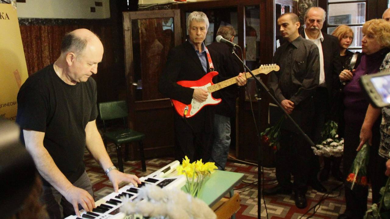 Валди Тотев