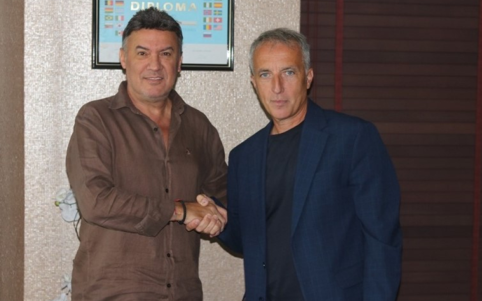 Реномираният испански рефер от близкото минало Давид Фернандес Борбалан е