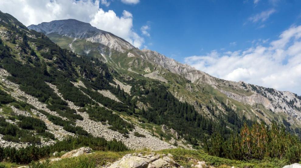 Планински спасители са оказали помощ на пострадал турист край връх Вихрен