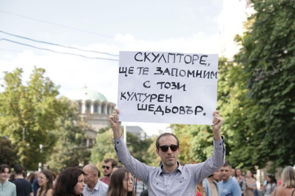 В деловодството на парламента все още не е депозирана оставката