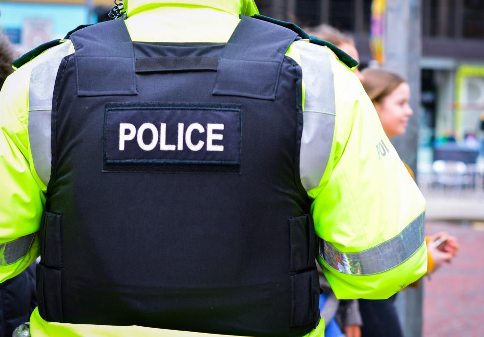 Полицията в Северна Ирландия е разпространила неволно вчера имената и