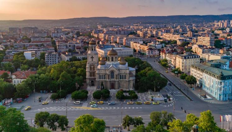 Успение Богородично - Емигранти се връщат за Голяма Богородица, даряват пари за ремонти на църквите (СНИМКИ)