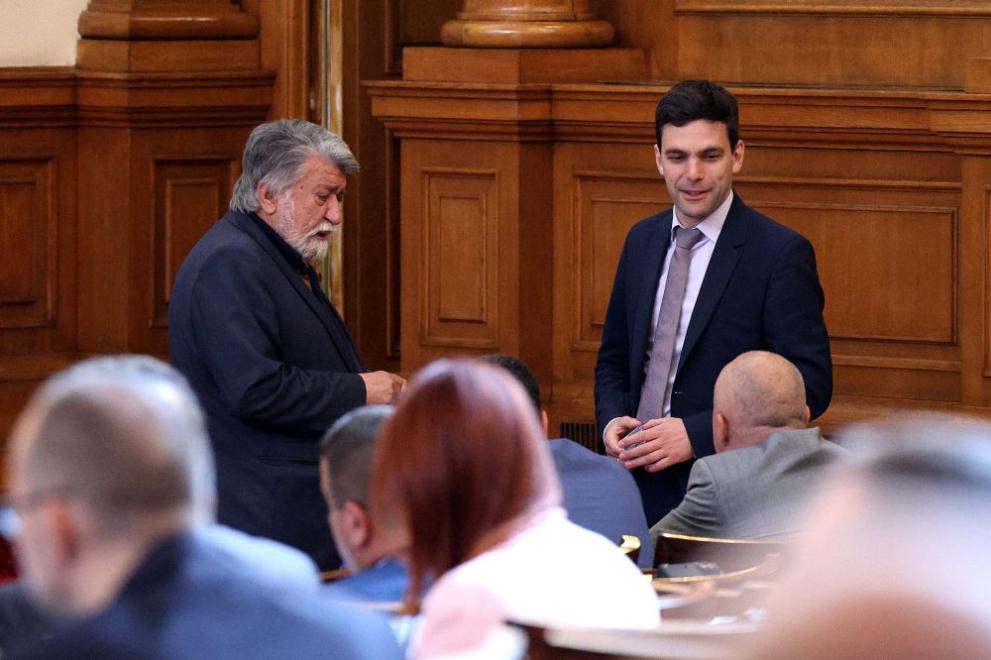 Никола Минчев ще си подаде ли оставката след одобрителния смях