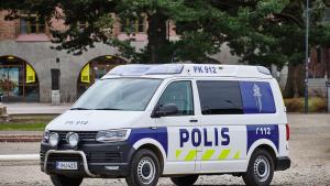 Финландец е поставил 12 килограма динамит в две коли собственост
