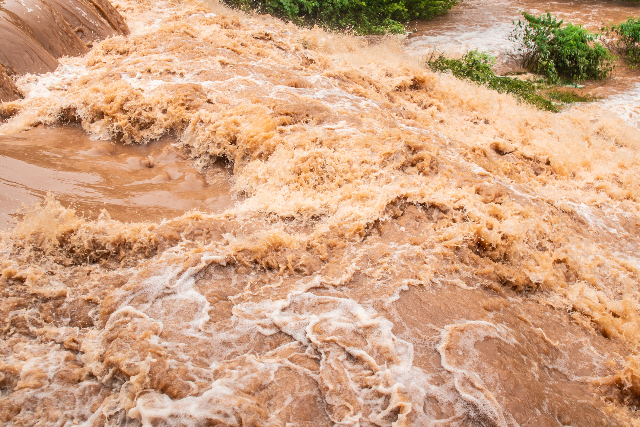 Опустошително наводнение в Мароко взе десетки жертви, има и ранени