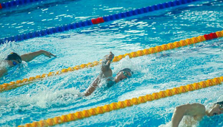 плуване - Трима българи се класираха за финалите на европейското по плуване в Дъблин