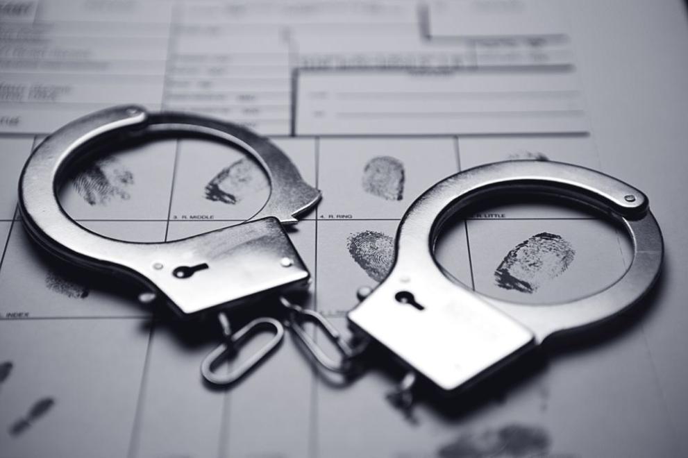 Полицията във Варна арестува баща и син по подозрение, че