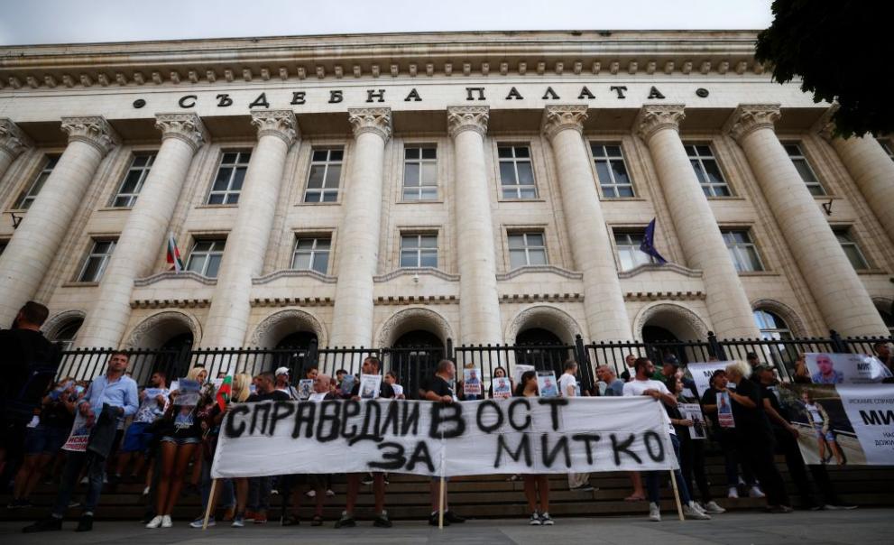Жители на пловдивското село Цалапица се събраха на протест пред