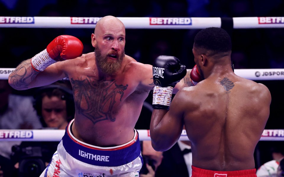 Финландският ветеран в тежка категория Роберт Хелениус е дал положителен