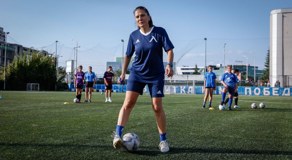 Първа тренировка на девическия отбор на Левски1