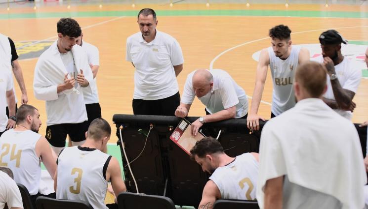 баскетбол - Баскетболистите загубиха и от Исландия