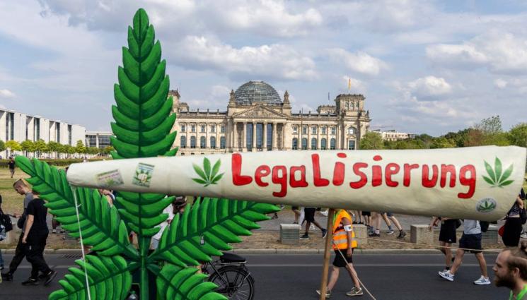 марихуана - ЗА ЗАБАВЛЕНИЕ: Германия одобри марихуаната