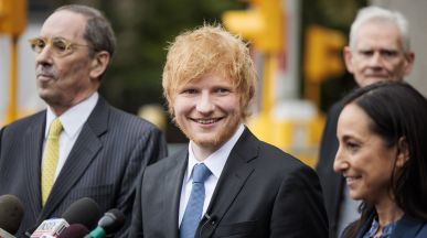 Ed Sheeran получи първата златна награда "BRIT Billion"