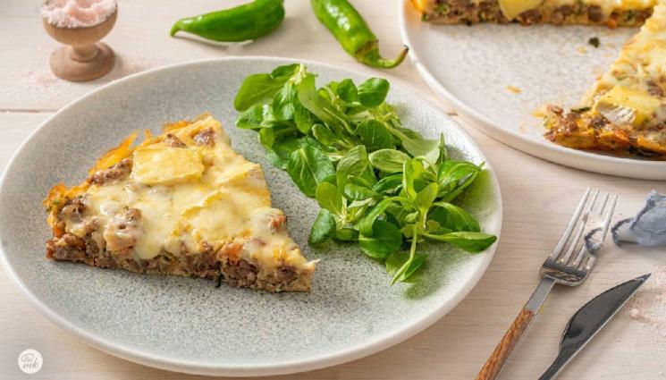 рецепти - Гответе с matekitchen.com: Апетитна фритата със сурова наденица и зеленчуци или бързи панирани рибни късчета (ВИДЕО)