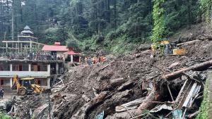 Неспиращите от няколко дни проливни дъждове в района на Хималаите