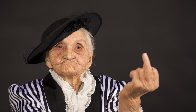 баба - СПОРЕД ЗОДИЯТА: Лудетина или педант – каква баба си ти