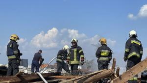 Седем души включително 6 годишно дете са убити а 90 –